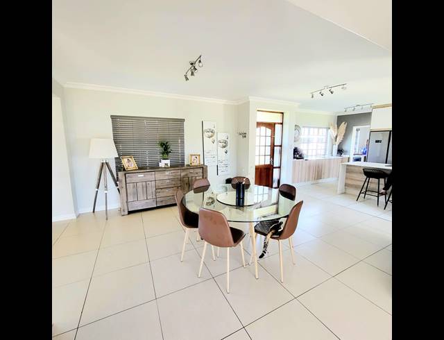 5 BEDROOM FREEHOLD SOLD IN CLIFTON HILL ESTATE